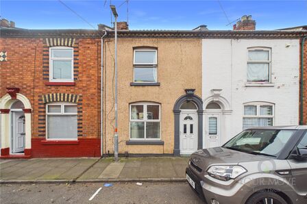 2 bedroom Mid Terrace House for sale