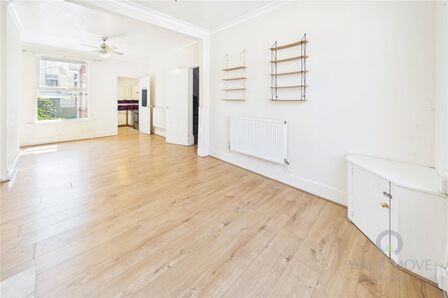 2 bedroom Mid Terrace House for sale