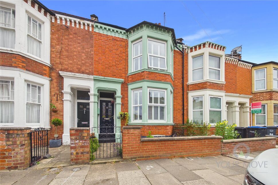 3 bedroom Mid Terrace House for sale