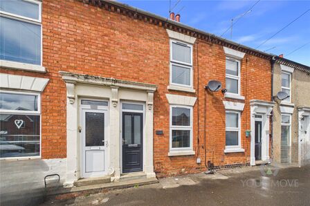 2 bedroom Mid Terrace House for sale