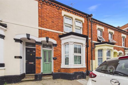 Turner Street, 3 bedroom Mid Terrace House for sale, &pound;250,000