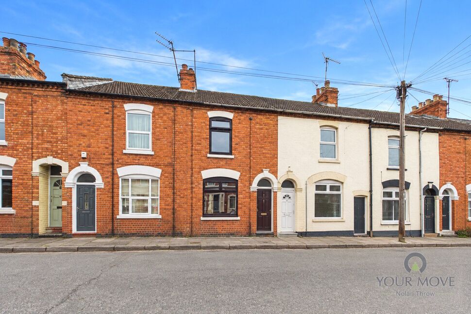 2 bedroom Mid Terrace House for sale