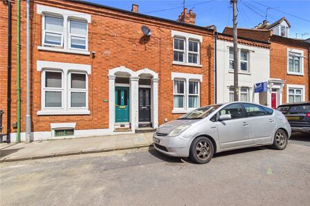 2 bedroom Mid Terrace House to rent