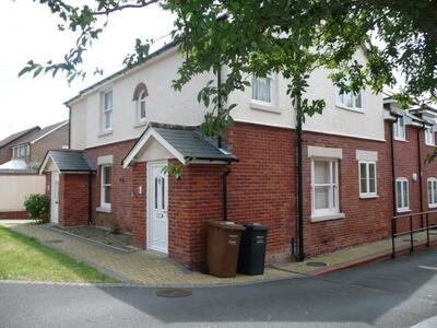 Eastfield Road, 2 bedroom  Flat to rent, £1,050 pcm