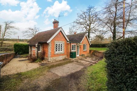 2 bedroom Detached House to rent