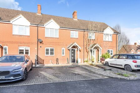 3 bedroom Mid Terrace House for sale