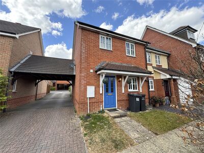 Berry Way, 3 bedroom End Terrace House to rent, £1,400 pcm