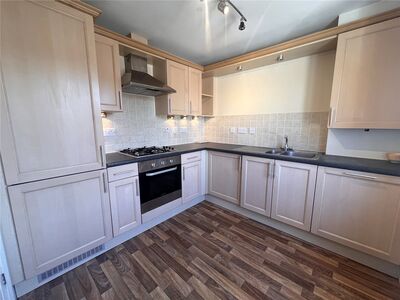 2 bedroom Mid Terrace House to rent