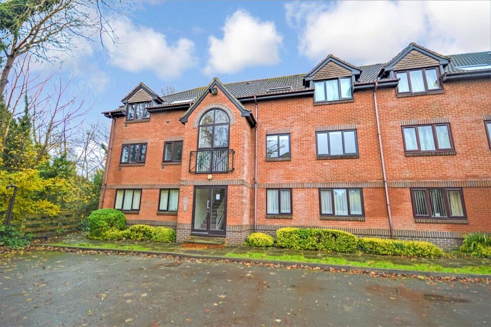 Main image of 2 bedroom Flat for sale, Heather Drive, Andover, Hampshire, SP10
