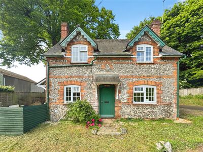 Knights Enham, 2 bedroom Detached House to rent, &pound;1,200 pcm