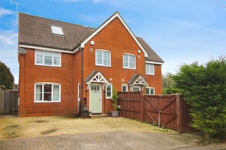 Dines Close, 4 bedroom Semi Detached House for sale, £375,000