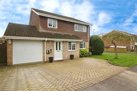 Lordsfield Gardens, 4 bedroom Detached House for sale, £650,000