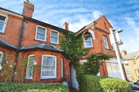 3 bedroom Mid Terrace House for sale