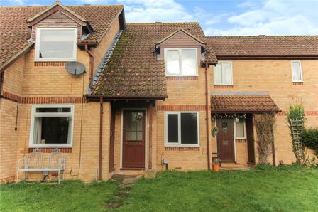 Swallowfields, 2 bedroom Mid Terrace House for sale, £230,000