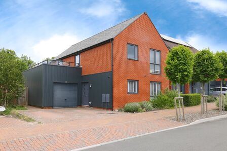 Woodpecker Way, 4 bedroom Detached House for sale, £575,000