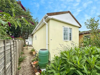 1 bedroom Detached Property for sale