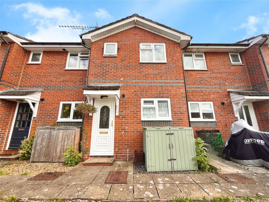 2 bedroom Mid Terrace House for sale