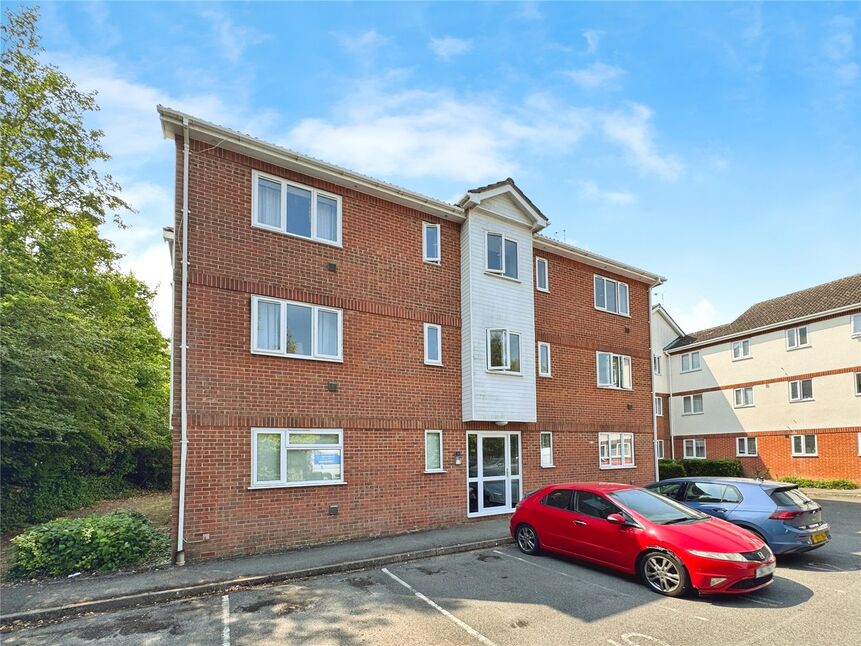 Main image of 2 bedroom  Flat for sale, Walled Meadow, Andover, Hampshire, SP10