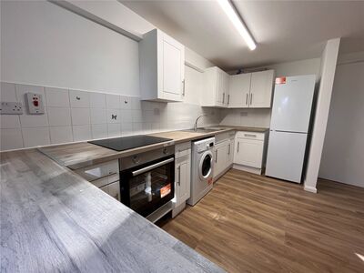 Kingsway Gardens, 1 bedroom  Flat to rent, £1,050 pcm