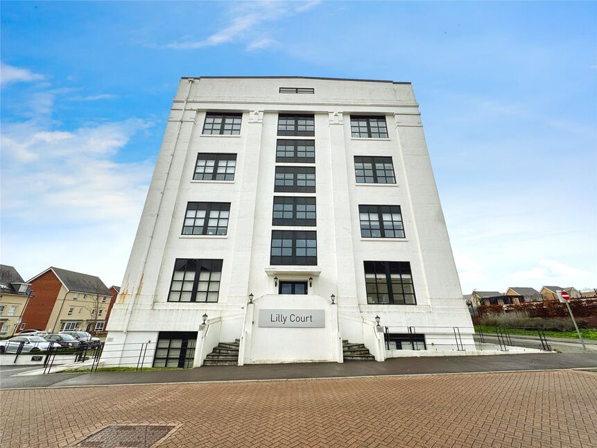 Main image of 2 bedroom  Flat for sale, Fullbrook Drive, Basingstoke, Hampshire, RG21