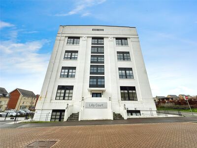 Fullbrook Drive, 2 bedroom  Flat for sale, £270,000