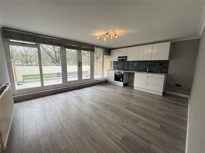 Main image of 3 bedroom Flat to rent, Kingsway Gardens, Andover, Hampshire, SP10