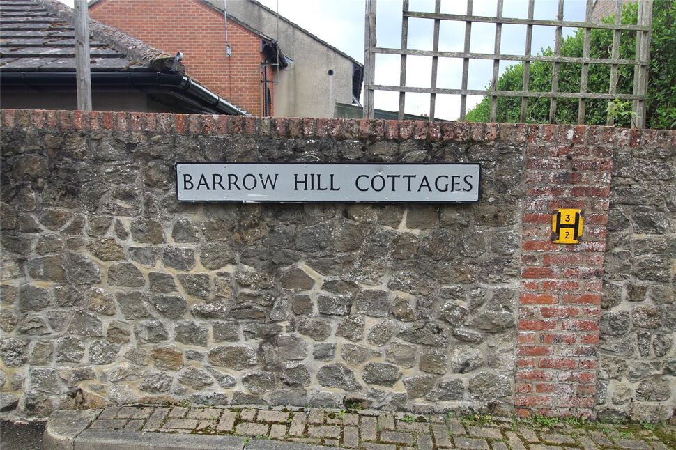 2 bedroom End Terrace House for sale, Barrow Hill Cottages, Ashford