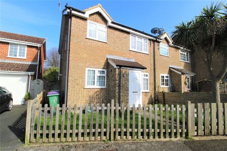 1 bedroom Mid Terrace House to rent