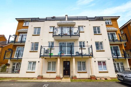 Lower Corniche, 2 bedroom  Flat for sale, £310,000