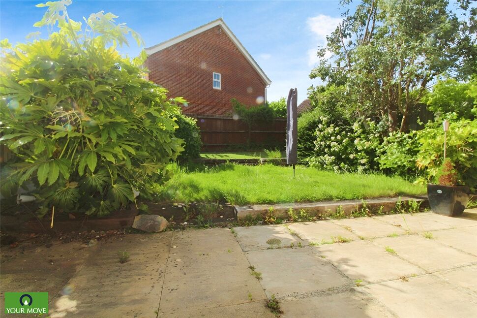 3 bedroom Semi Detached House for sale, Christopher Bushell Way, Kennington, TN24 £350,000