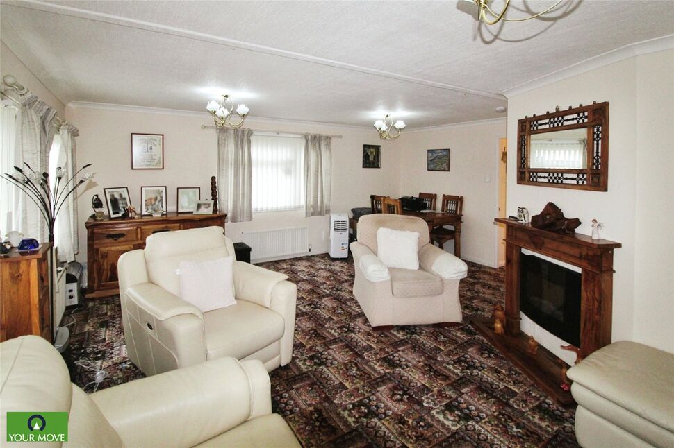 2 bedroom Property for sale, Longbeech Park, Canterbury Road, TN27 £