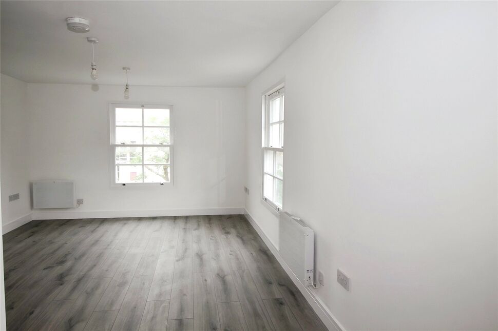 Lounge / Kitchen
