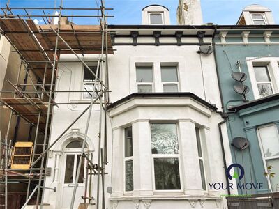 Coolinge Road, 1 bedroom  Flat to rent, £825 pcm