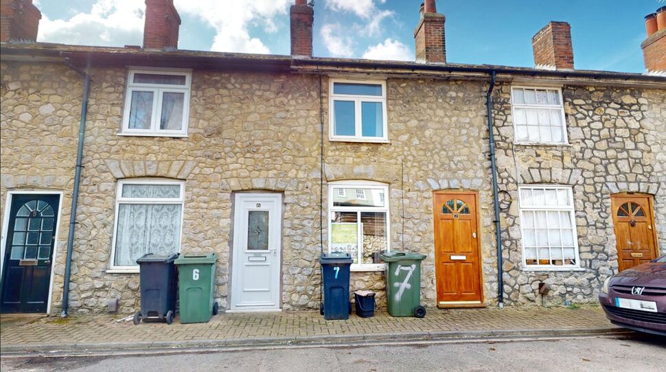 2 bedroom Mid Terrace House for sale