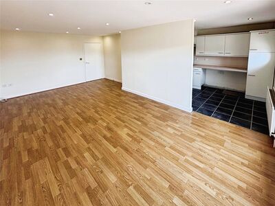 2 bedroom  Flat to rent