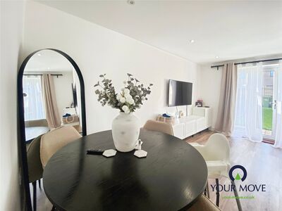 2 bedroom Mid Terrace House for sale