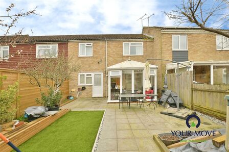 2 bedroom Mid Terrace House for sale