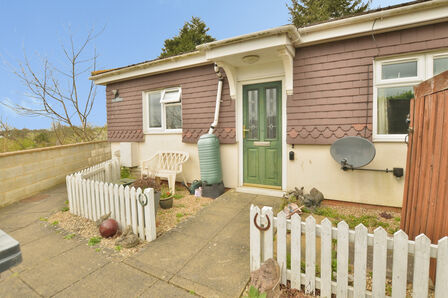 Hythe Road, 2 bedroom End Terrace Bungalow for sale, &pound;280,000
