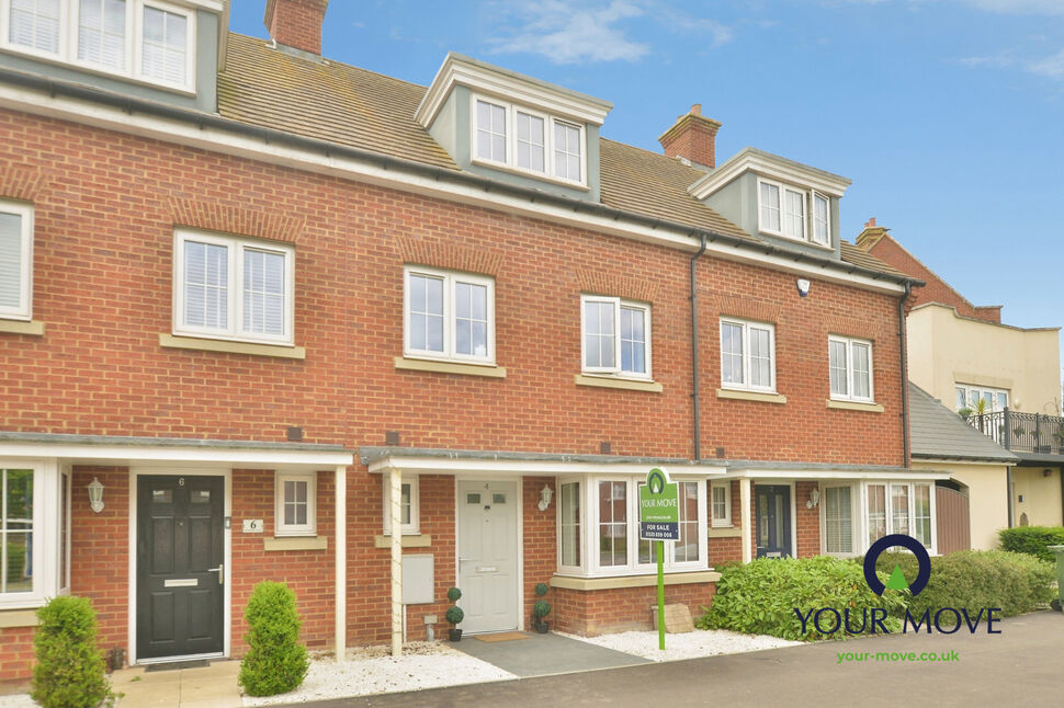 3 bedroom Mid Terrace House for sale