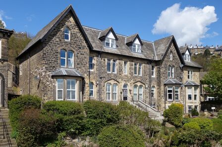 Browgate, 2 bedroom  Flat to rent, £950 pcm