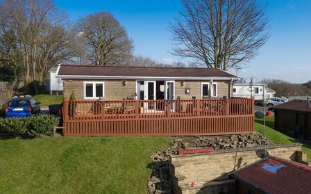 2 bedroom Detached Property for sale