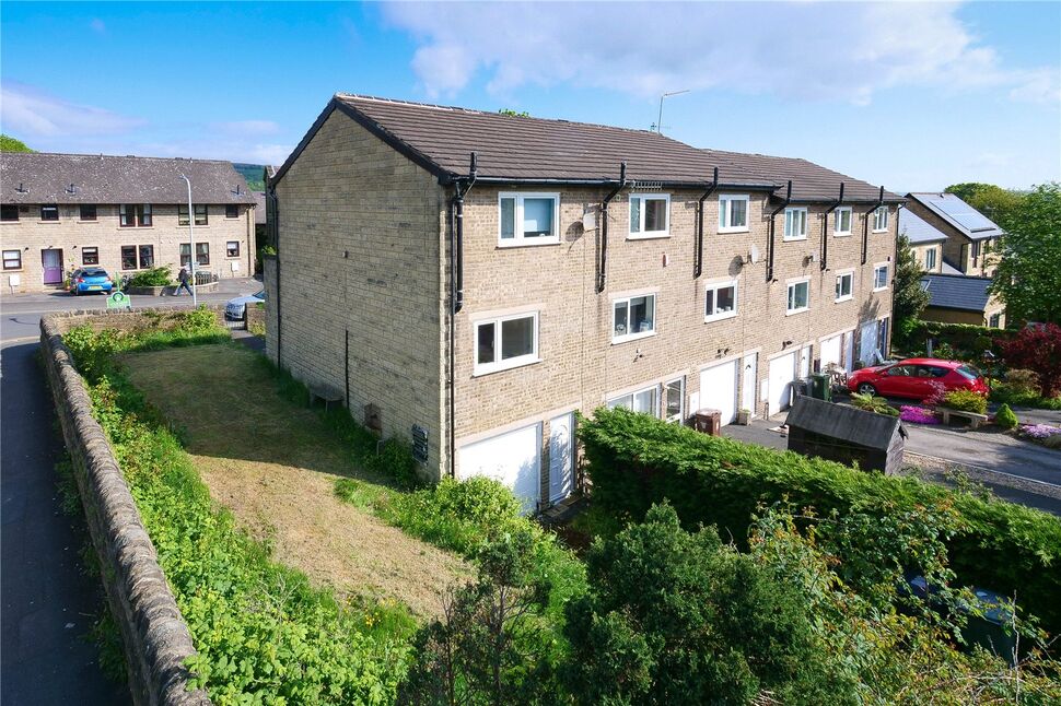 2 bedroom Semi Detached House for sale, Parkside Grove, Bradford, BD9