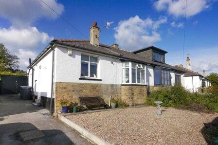 Temple Rhydding Drive, 2 bedroom Semi Detached Bungalow to rent, &pound;950 pcm
