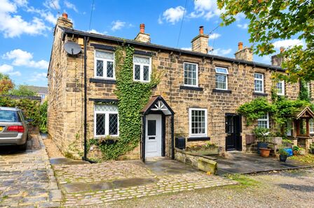 2 bedroom End Terrace House for sale