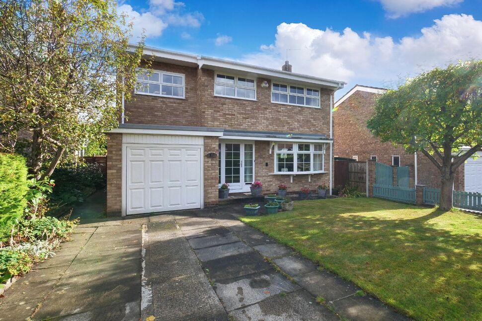 4 bedroom Detached House for sale, Hoyle Court Avenue, Baildon, BD17