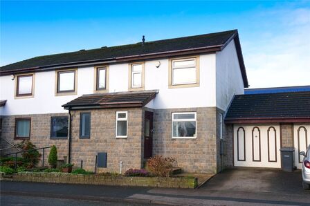 Newton Way, 3 bedroom End Terrace House for sale, £229,995
