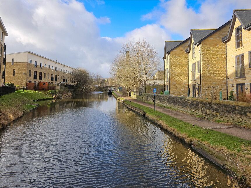 3 bedroom Mid Terrace House for sale, Dockfield Road, Shipley, BD17 £
