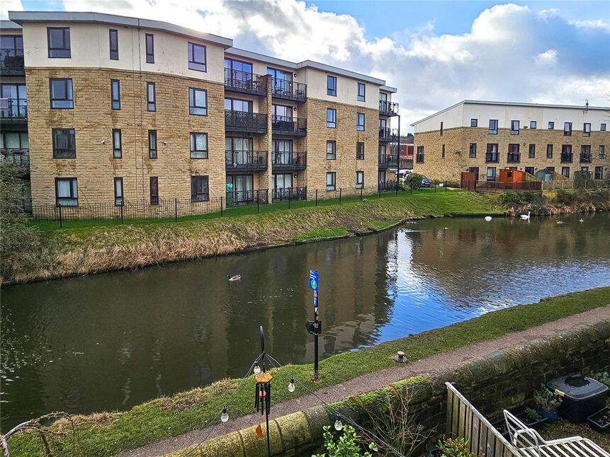 3 bedroom Mid Terrace House for sale, Dockfield Road, Shipley, BD17 £