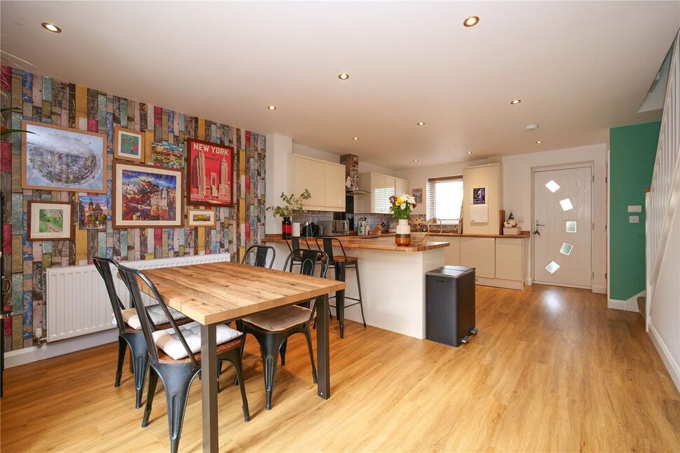 3 bedroom Mid Terrace House for sale, Dockfield Road, Shipley, BD17 £