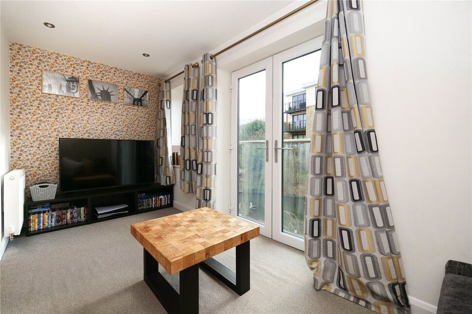 3 bedroom Mid Terrace House for sale, Dockfield Road, Shipley, BD17 £